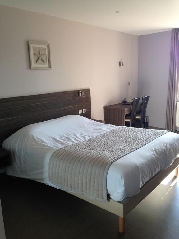 ホテル Le Relais Des Bergers Saint-Martin-en-Haut 部屋 写真