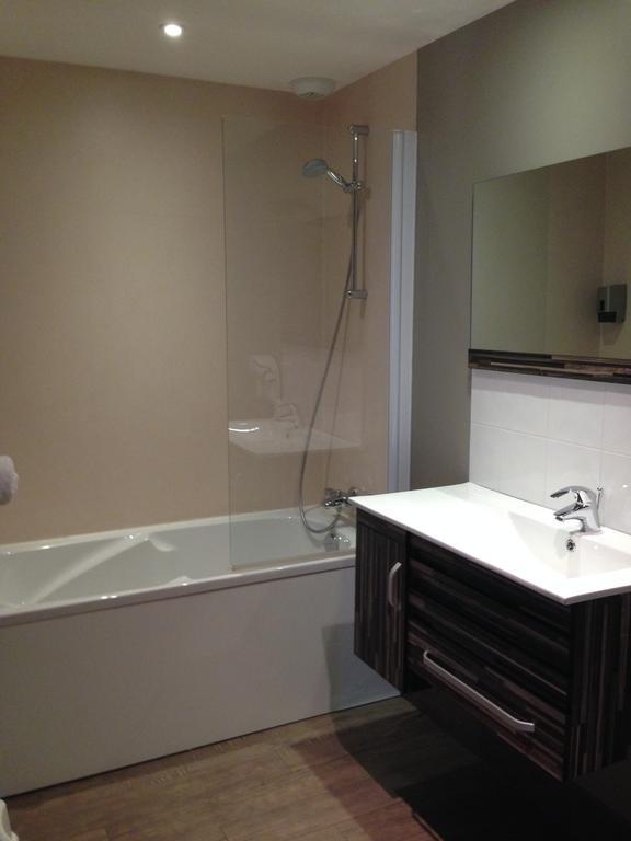 ホテル Le Relais Des Bergers Saint-Martin-en-Haut 部屋 写真