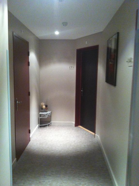 ホテル Le Relais Des Bergers Saint-Martin-en-Haut エクステリア 写真